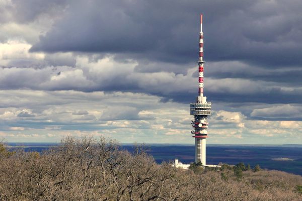 Pótolhatatlan látványosság, kultikus kilátó – ötven éve adták át a pécsi tévétornyot