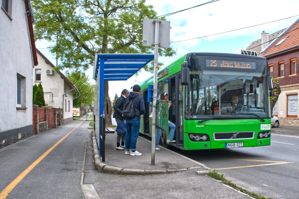 Negyedszer is sztrájkolhatnak a Tüke Busznál. Elmondjuk, hogy mi vezetett idáig