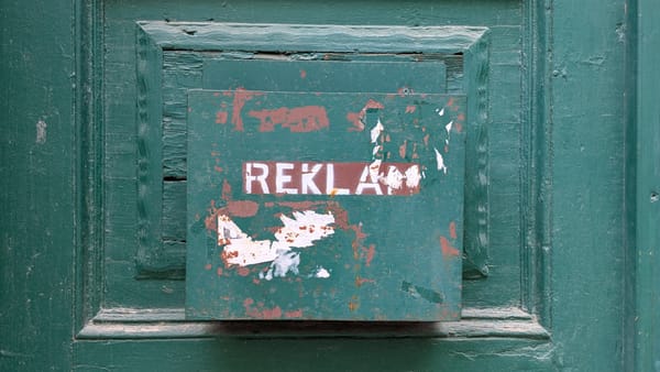 #218 – Tovább hárít | Megint hazudik | Újra kong