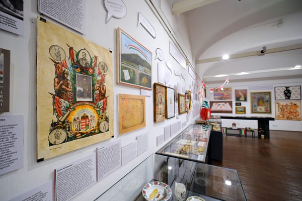 Három szín, amiknek a szétválasztás helyett inkább össze kellene kötni minket